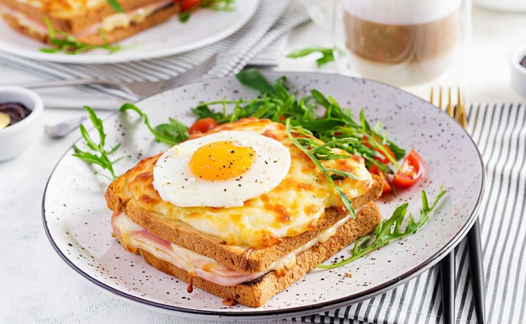 Croque madame Una receta clásica de Francia para hacer en pocos pasos. Foto: Shutterstock
