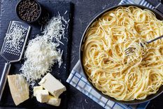 Pasta cacio e pepe Una receta clásica de Italia para hacer en minutos. Foto: Shutterstock