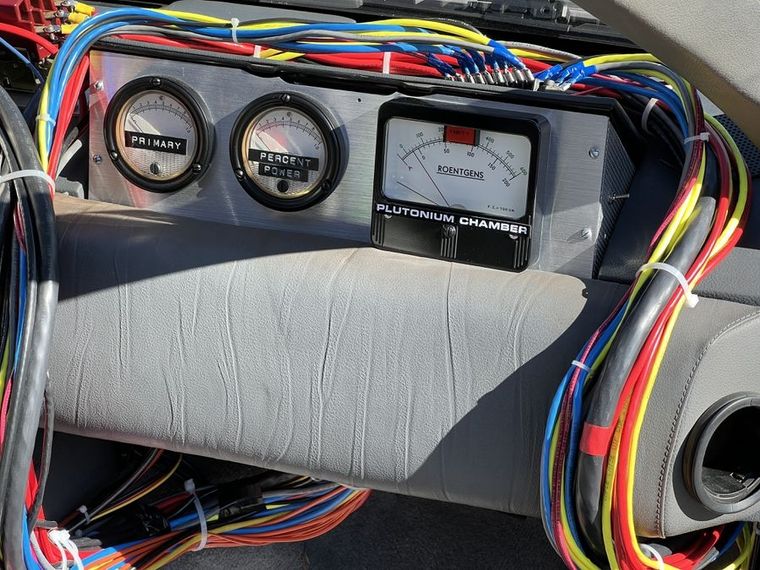 DeLorean DMC-12 El auto es idéntico al de Volver al Futuro.