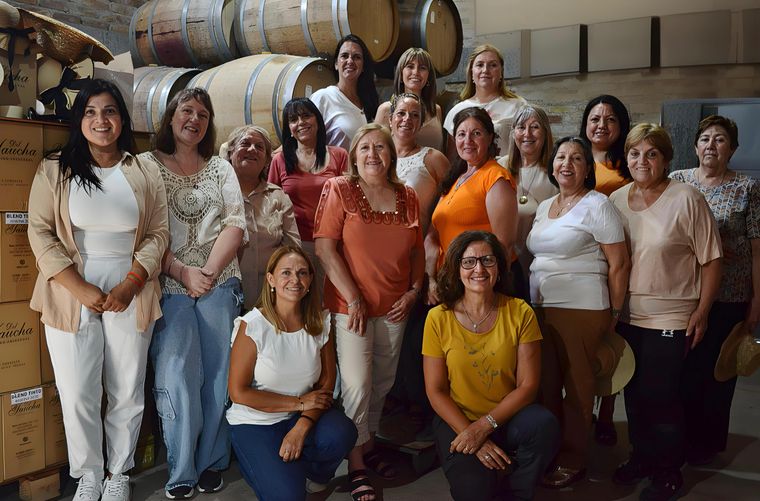 Presentarán sus vinos el 8 de marzo en Mansa Llama, celebrando el trabajo rural femenino. Presentarán sus vinos el 8 de marzo en Mansa Llama, celebrando el trabajo rural femenino.