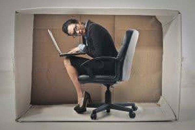 La incomodidad es el modo contemporáneo de nombrar un desajuste sin dramatizarlo.