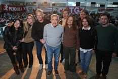 El gobernador encabezó al tradicional paella radical este viernes en General Alvear, en la previa de la Fiesta de la Ganadería.