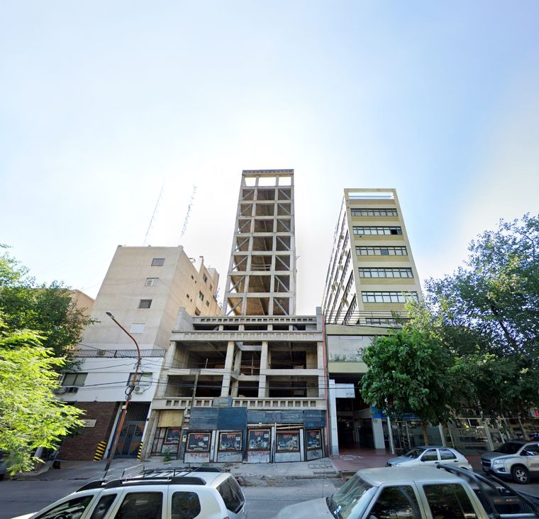 El conocido edificio de calle Mitre será la sede de una nueva licitación el próximo 13 de agosto. Foto: Caja Técnica Previsional