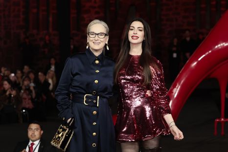 Las actrices estadounidenses Meryl Streep y Anne Hathaway brillaron en una pasarela en el Museo Anahuacalli, en la Ciudad de México. Las actrices estadounidenses Meryl Streep y Anne Hathaway brillaron en una pasarela en el Museo Anahuacalli, en la Ciudad de México.