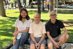 Con apoyo de Latin GRAMMY se creará en Mendoza el primer Archivo de Música Cuyana y Popular Argentina con sede en la UNCuyo, un verdadero hecho histórico que lleva años preparándose meticulosamente. De izquierda a derecha, Andrew Skinner, Daniel Zanessi y Antonio Leguiza Foto: Marianela Rodríguez