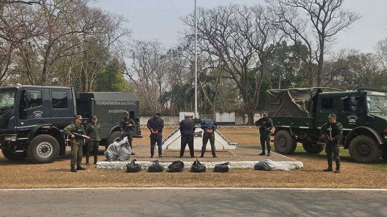 Dos ciudadanos bolivianos y un argentino fueron detenidos.  Foto: Gendarmería Nacional