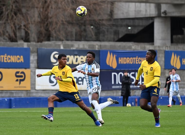 Stephen Ramos se presentó con un gol y le dio el empate a la Selección Sub 17 de Diego Placente.