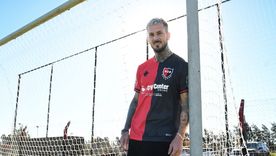 Darío Benedetto fue anotado como arquero suplente de Newells en el partido ante Independiente Rivadavia.