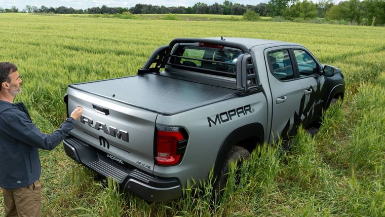 RAM Dakota