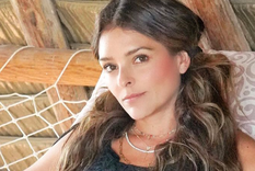 Grettell Valdez cautivó con un encantador bikini dorado.
