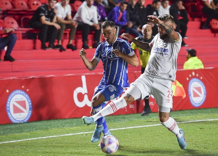 Godoy Cruz juega con Argentinos. Foto: Télam