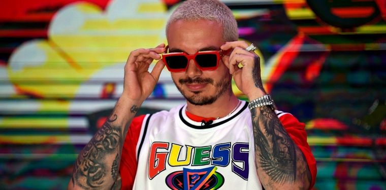 J Balvin le hace honores a JLo a través de una publicación