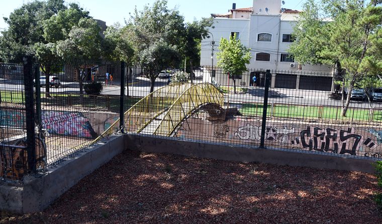 El puente peatonal quedó atrapado entre jurisdicciones y silencios oficiales. El puente peatonal quedó atrapado entre jurisdicciones y silencios oficiales.