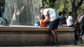 Gran parte del país se encuentra atravesando una gran ola de calor. Gran parte del país se encuentra atravesando una gran ola de calor.