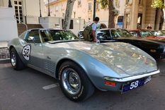 expo frente a plaza independencia: con los autos mas particulares, se viene otra edicion del rally de las bodegas