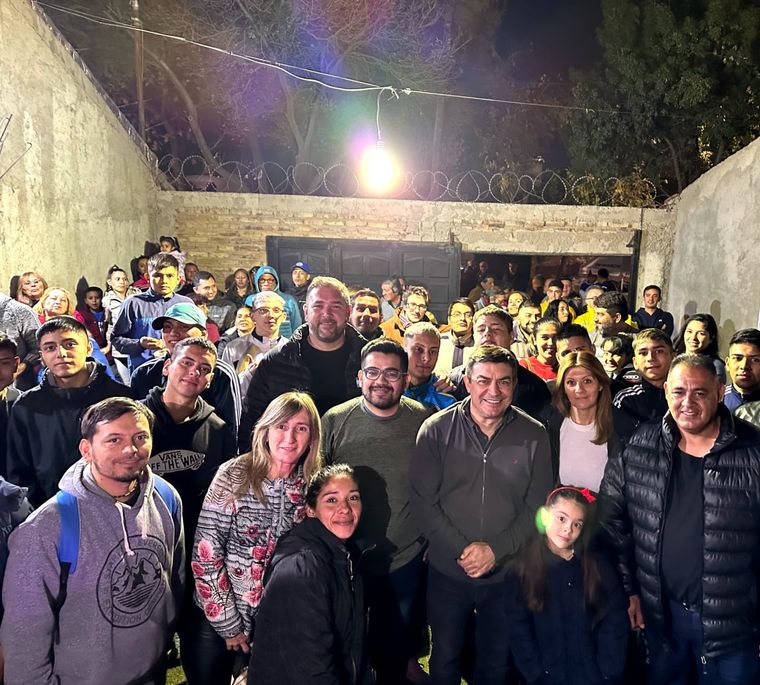 Marcos Sánchez junto a Omar De Marchi y miembros del Partido Demócrata Foto: Twitter