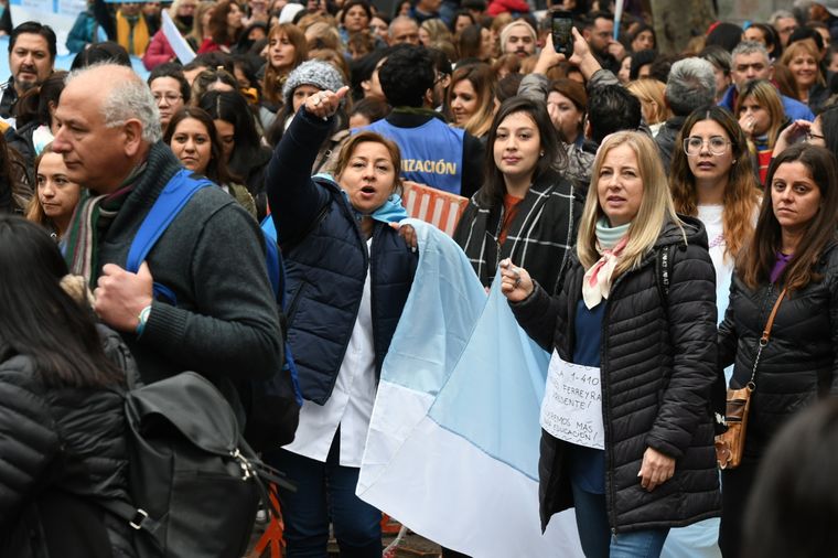 Este miércoles termina la huelga de 48 horas iniciada por docentes y trabajadores de la Salud de Mendoza Foto: ALF PONCE MERCADO / MDZ
