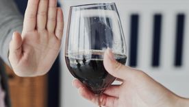 Los que le dicen no al vino.