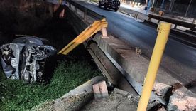 El conductor perdió el control de su vehículo y cayó a un canal en Lavalle. El conductor perdió el control de su vehículo y cayó a un canal en Lavalle.