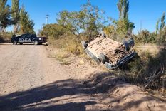 El coche luego del vuelco El coche luego del vuelco
