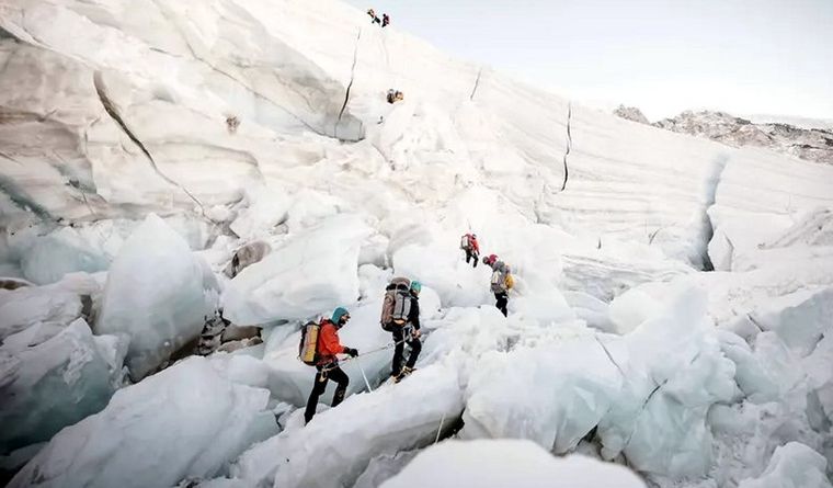 Everest: desafío, logros y muertes, bajo un deporte extremo. Foto: Efe.