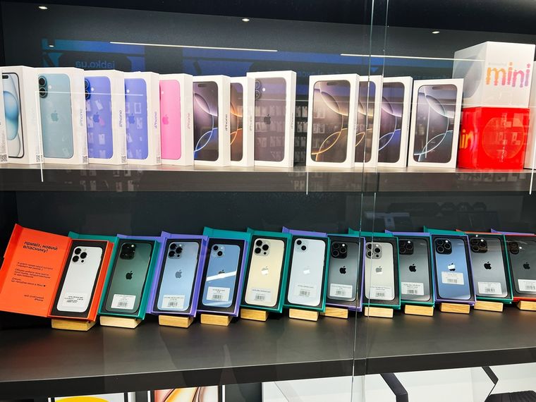 Revisar el puerto de carga asegura una vida útil prolongada y evita gastos extra. Revisar el puerto de carga asegura una vida útil prolongada y evita gastos extra.