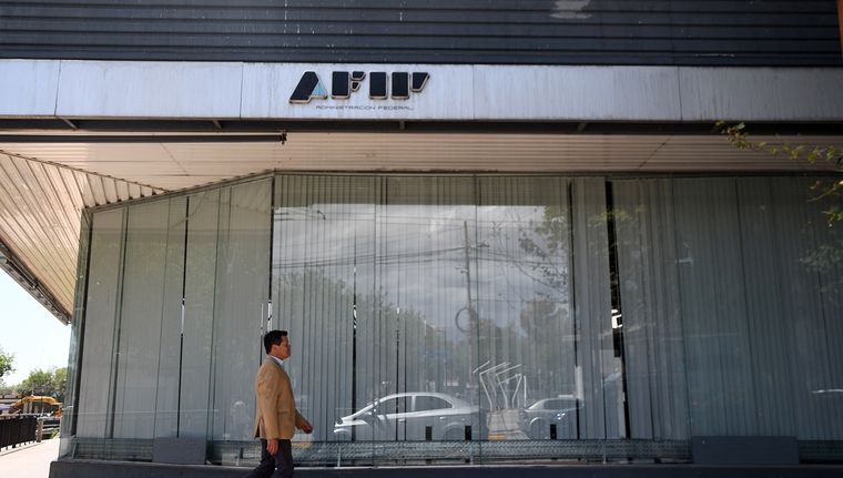 Un paso a paso para participar de la subasta de AFIP en abril. Foto: ALF PONCE MERCADO / MDZ