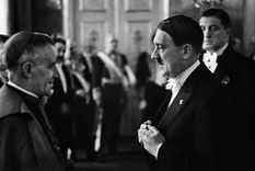Adolf Hitler y Pío XII.  Foto: X