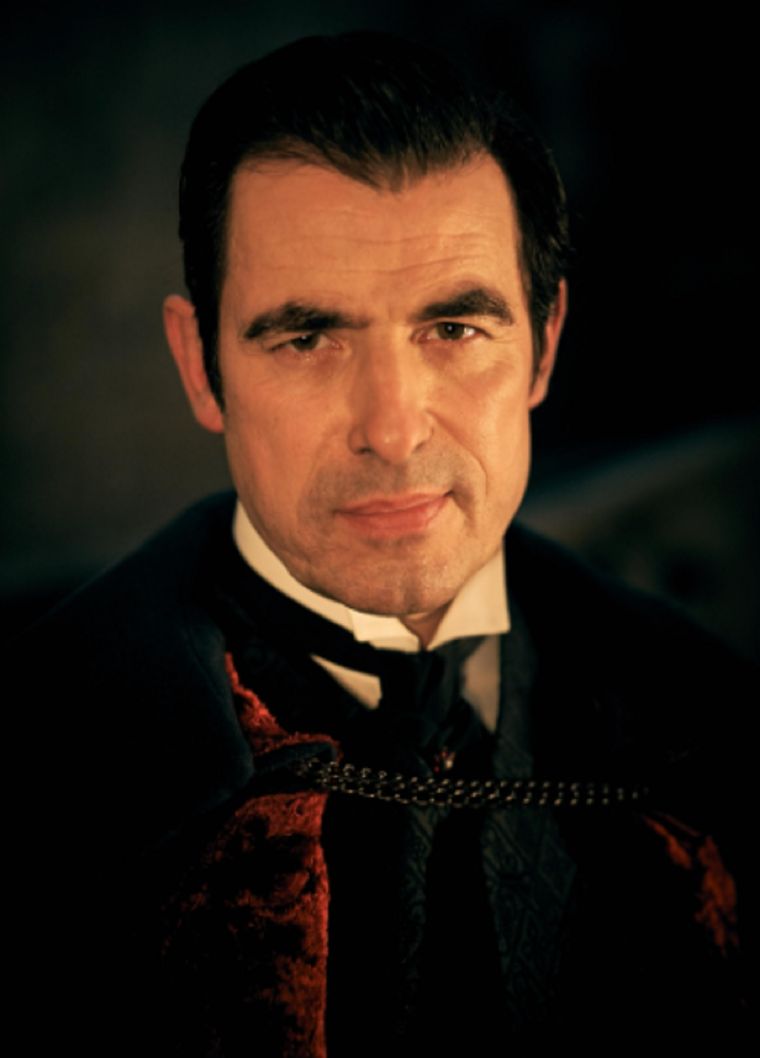 NETFLIX. Drácula NETFLIX. Drácula