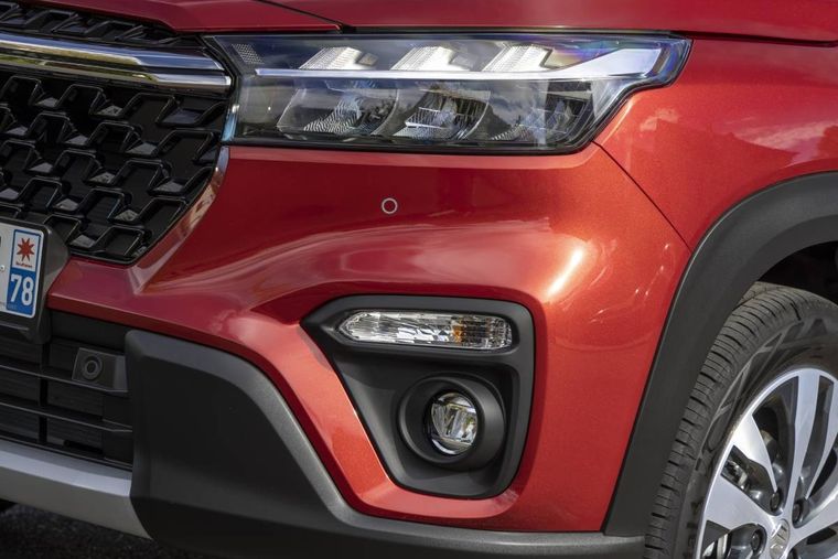 Suzuki S-Cross Rival Toyota C-HR