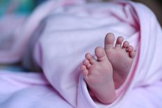 La niña está en terapia intensiva, pero su salud mejora