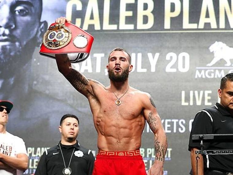 Caleb Plant calienta la previa. Foto: @calebplant