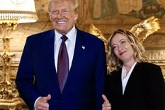 Georgia Meloni, primera ministra de Italia, junto a Donald Trump, en otro momento, más feliz. Foto: Efe.