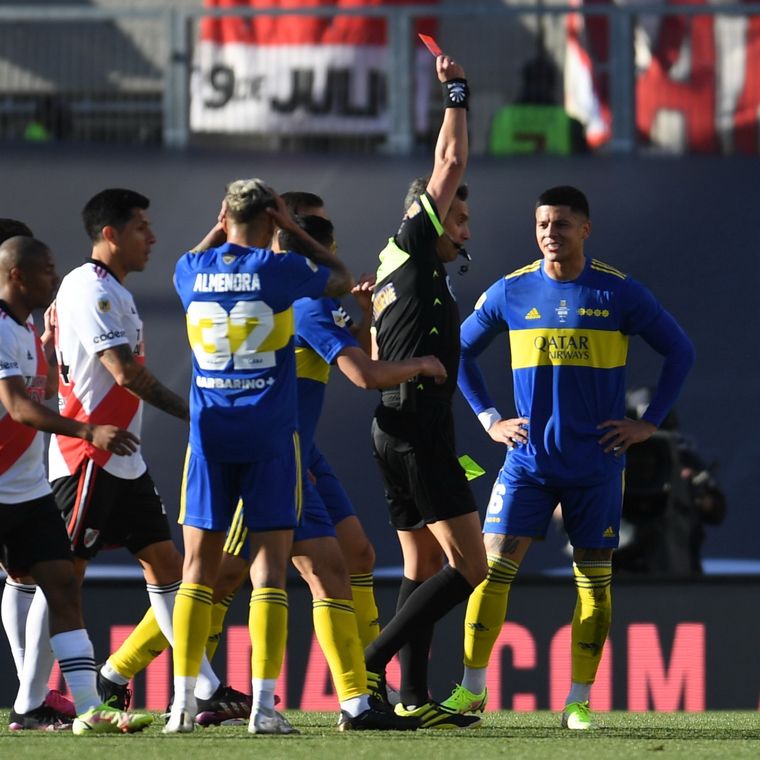 Rapallini expulsó a Rojo a los 15 minutos Foto: Télam