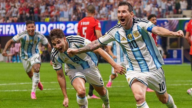 Argentina se clasificó para los cuartos de final tras ganar 3-2 en las dos primeras rondas eliminatorias.