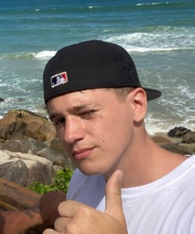 Juan Cruz Leal fue asesinado de un tiro mientras iba a jugar un partido de futbol con sus amigos. Juan Cruz Leal fue asesinado de un tiro mientras iba a jugar un partido de futbol con sus amigos.