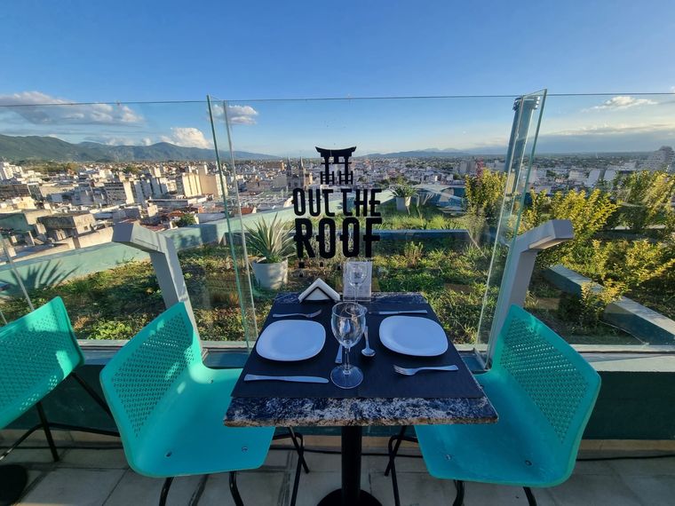 ¿A quién no le gustaría disfrutar de un momento cool en este rooftop?