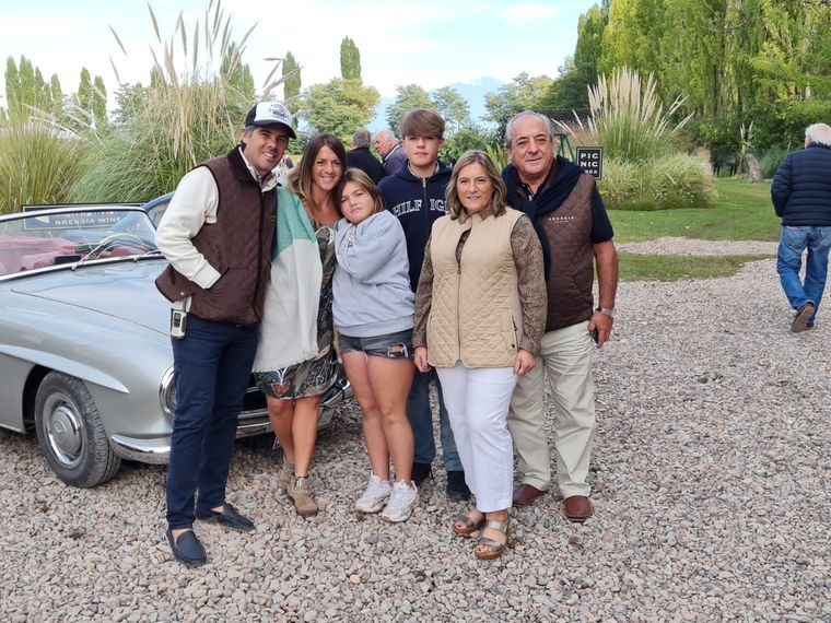 Matías, las Maritas, Walter y los pequeños. ¡No te pierdas las fotos al final de la nota! Foto: Gentileza