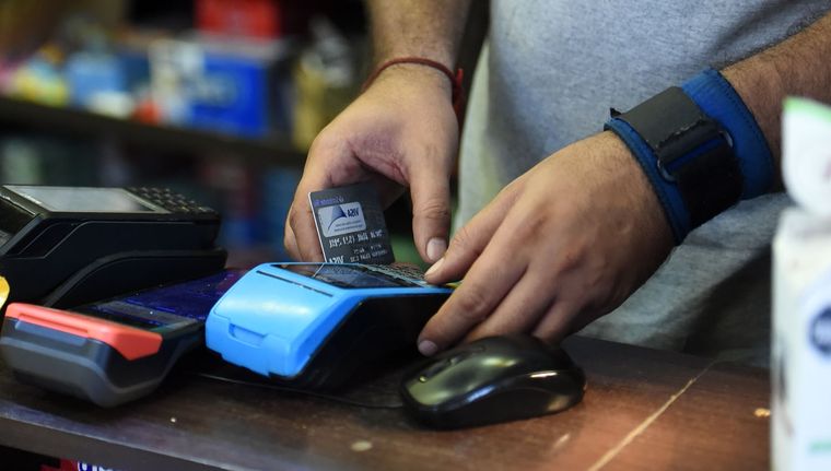 Escaparse, tomarse unos dáis, cada vez es más caro. Foto: Santiago Tagua/MDZ