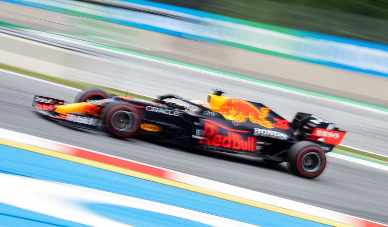 Verstappen ratificó su buen momento y empezó dominando en Austria Foto: DPA