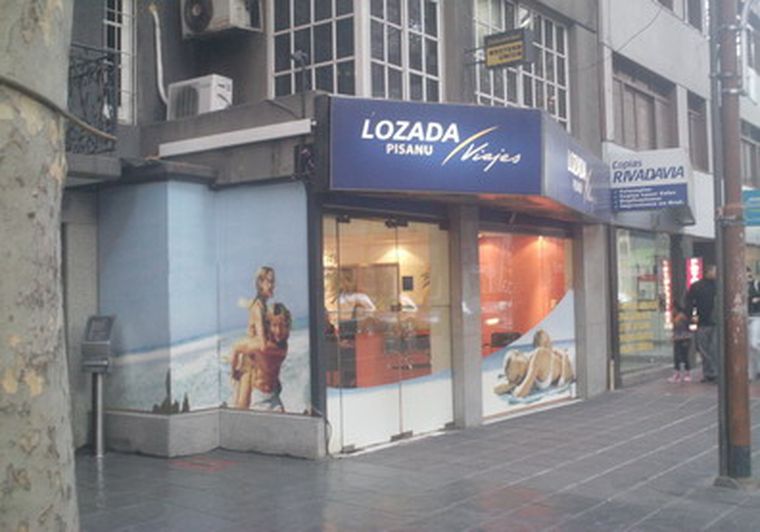 Los ladrones forzaron la cerradura de la agencia de calle España. Foto: MDZ