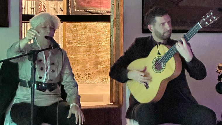 El cante emocionó a todos. El cante emocionó a todos.