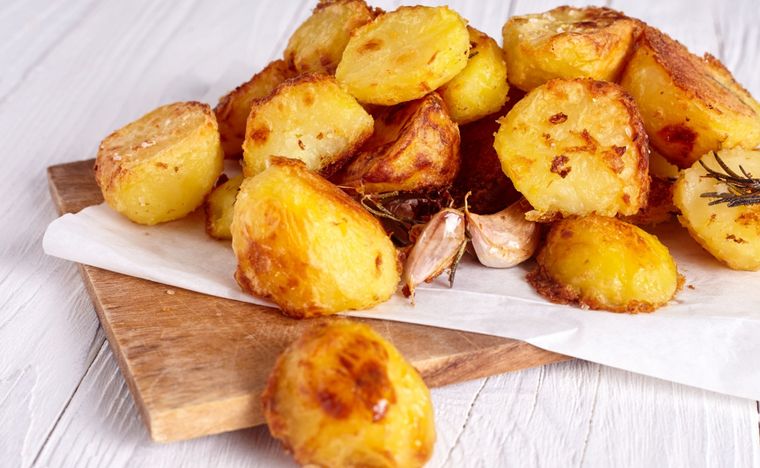Patatas a lo pobre Una receta simple y deliciosa para hacer en pocos pasos. Foto: Shutterstock