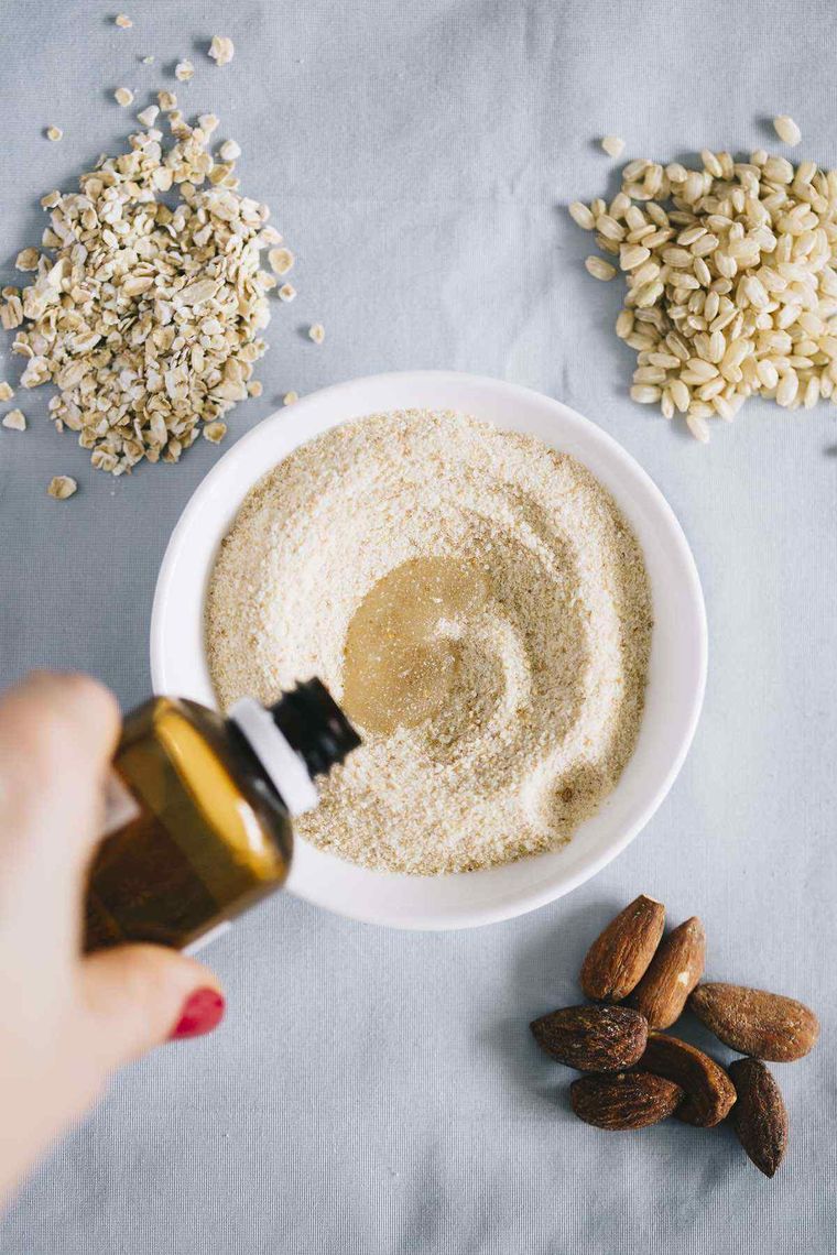 Hacer un limpiador facial casero económico y fácil es posible. Foto: Miss Wish - misswish.com