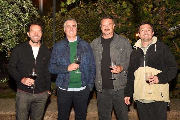 Nicolás Fogale, Guillermo Fourcade, Gonzalo Orlando y Andrés Blotta. Nicolás Fogale, Guillermo Fourcade, Gonzalo Orlando y Andrés Blotta.