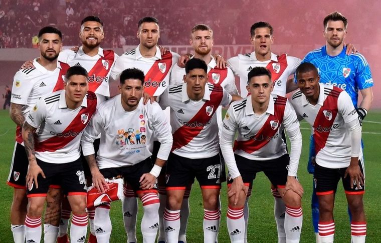 River Plate Elías Gómez deberá someterse a una artroscopia.