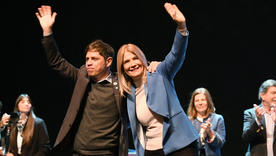 La vicegobernadora y presidenta del Senado bonaerense, Verónica Magario dandole con su voto de desempate la media sanción al proyecto del kirchnerismo por la vuelta a las reelecciones indefinidas de Legisladores, concejales y consejeros escolares; llevo un poco de calma a la interna peronista 