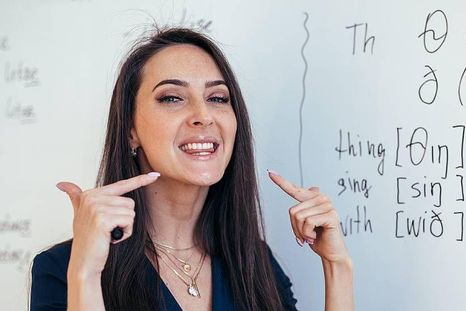 Este curso de inglés comenzará el próximo 16 de septiembre. Este curso de inglés comenzará el próximo 16 de septiembre.