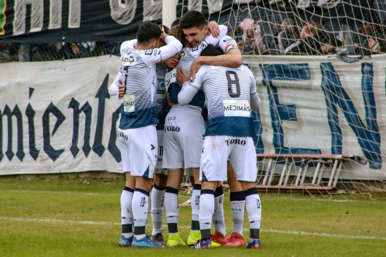 Independiente Rivadavia y una dura parada en Santiago del Estero ante Güemes.