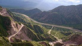 Villa Sanagasta es un pueblo de La Rioja donde fueron hallados decenas de nidos y huevos fosilizados de dinosaurios. Villa Sanagasta es un pueblo de La Rioja donde fueron hallados decenas de nidos y huevos fosilizados de dinosaurios.